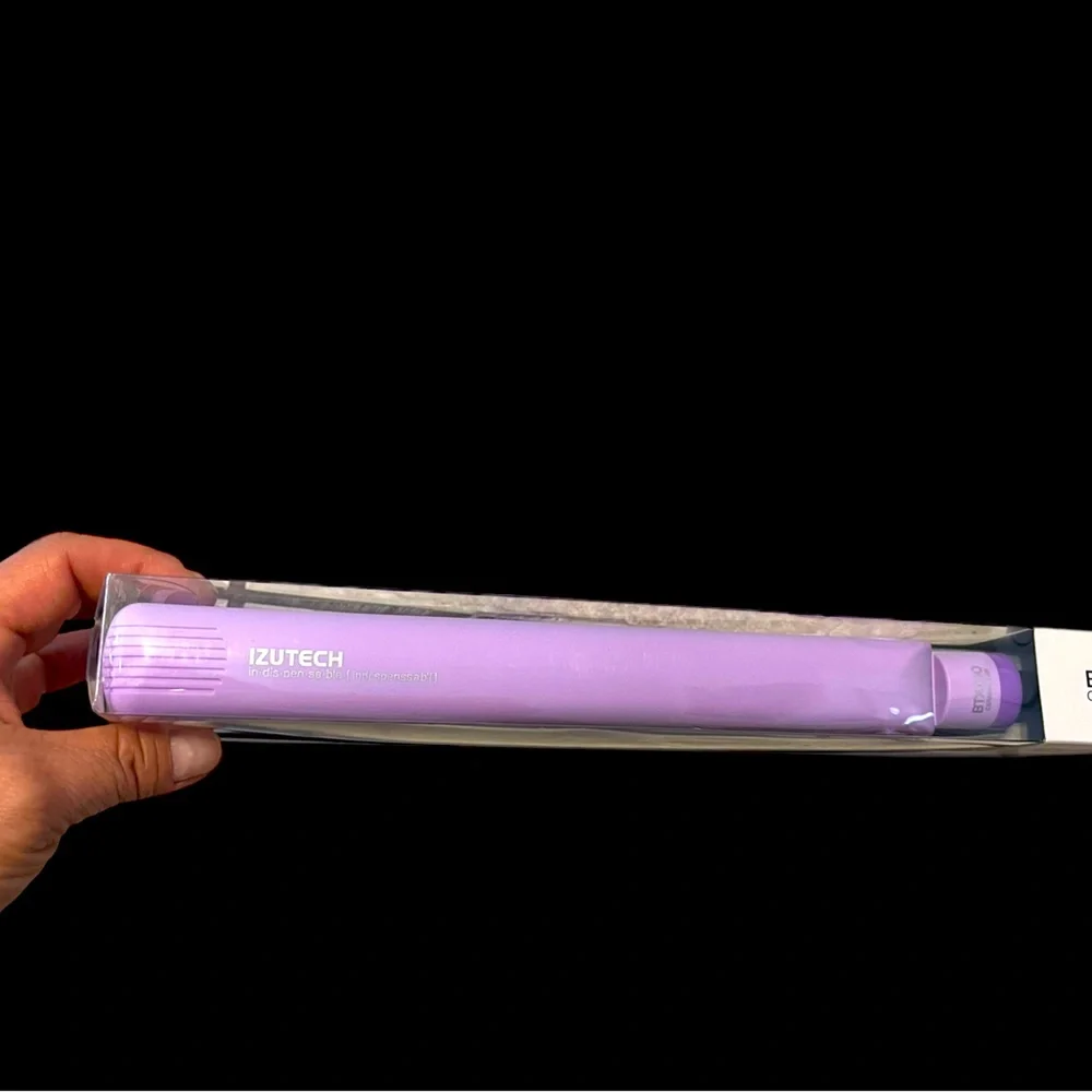 🌼💚NIB Izutech Purple Hair Straightener